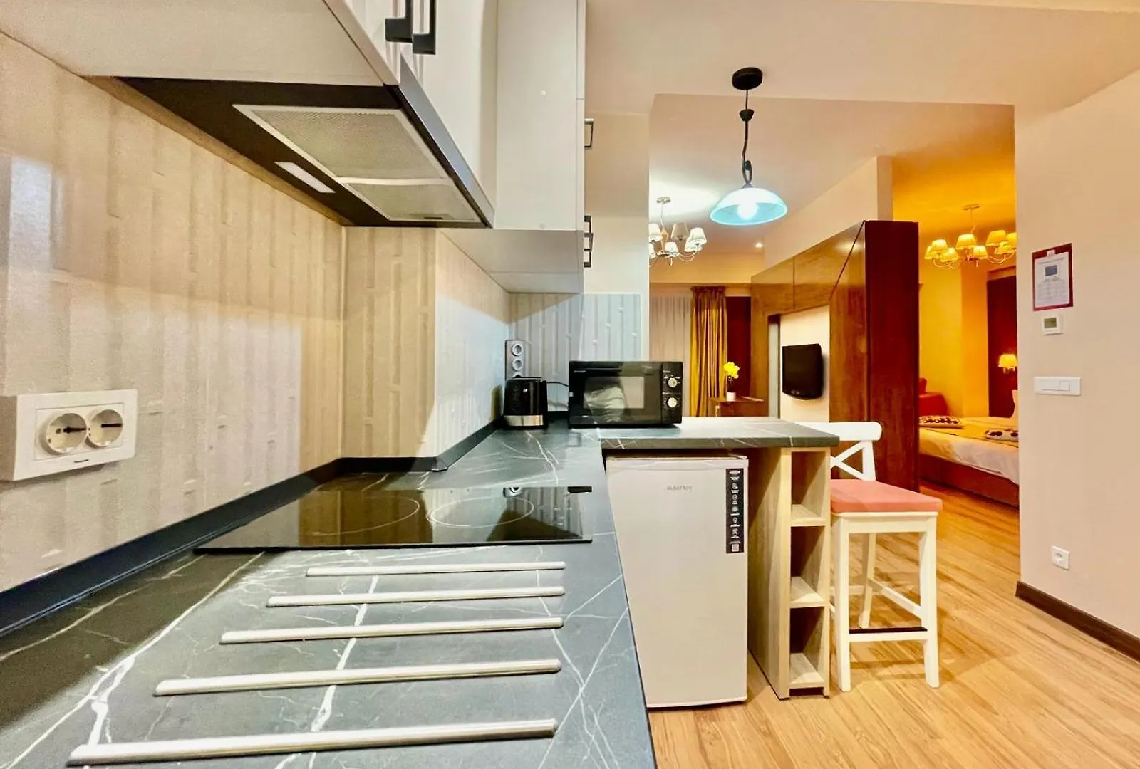 Royal Studio Apartment With A Perfect View - Yamaluxe Bucharest