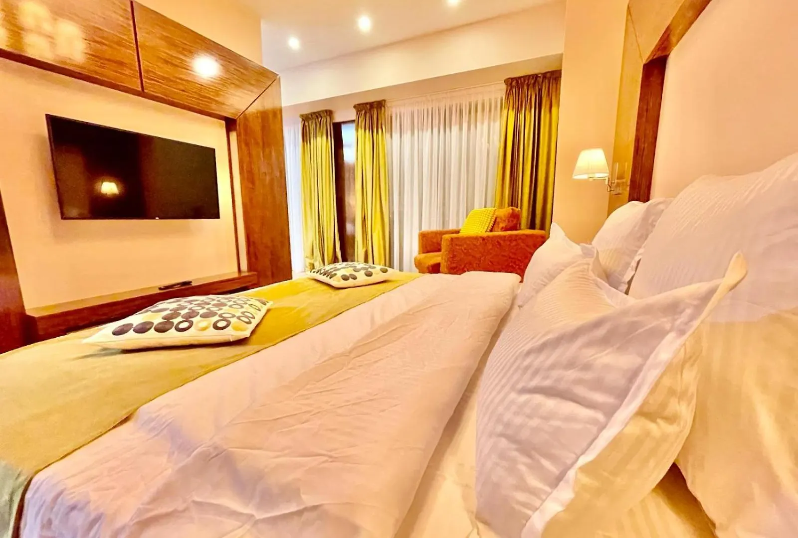 Royal Studio Apartment With A Perfect View - Yamaluxe Bucharest