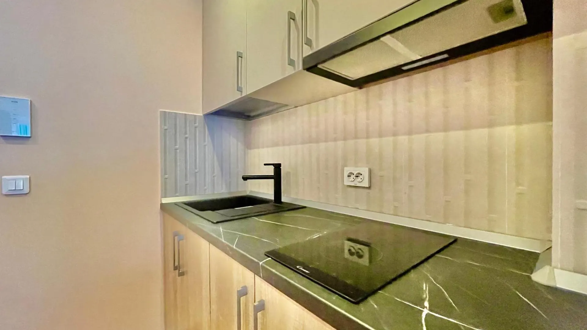 Royal Studio Apartment With A Perfect View - Yamaluxe Bucharest 0*,